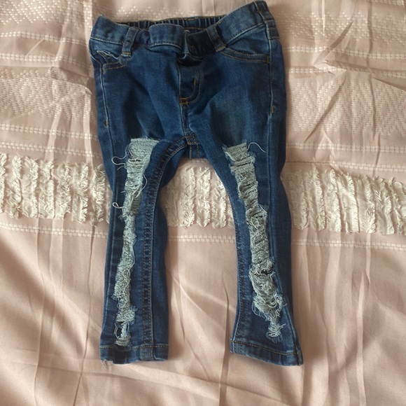 Tight Distressed Jeans